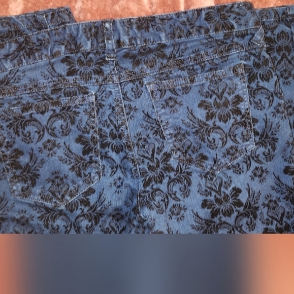 Free People Black Velvet Damask Detail Jeans Size 27 - Picture 5 of 6